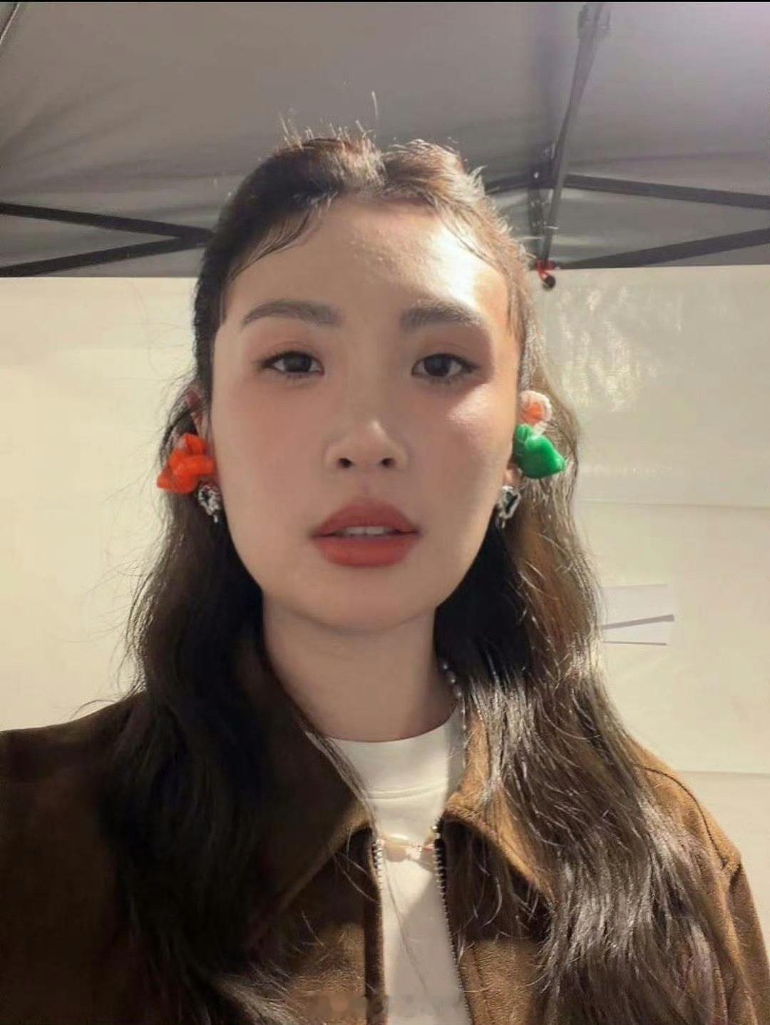 魏如萱歌手唱光之翼歌手2026 心心念念魏如萱的舞台！突围赛演唱《光之翼》，独树