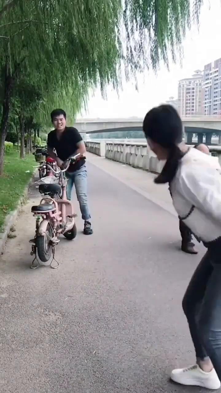 我这小暴脾气。
本故事纯属虚构，请勿模仿。