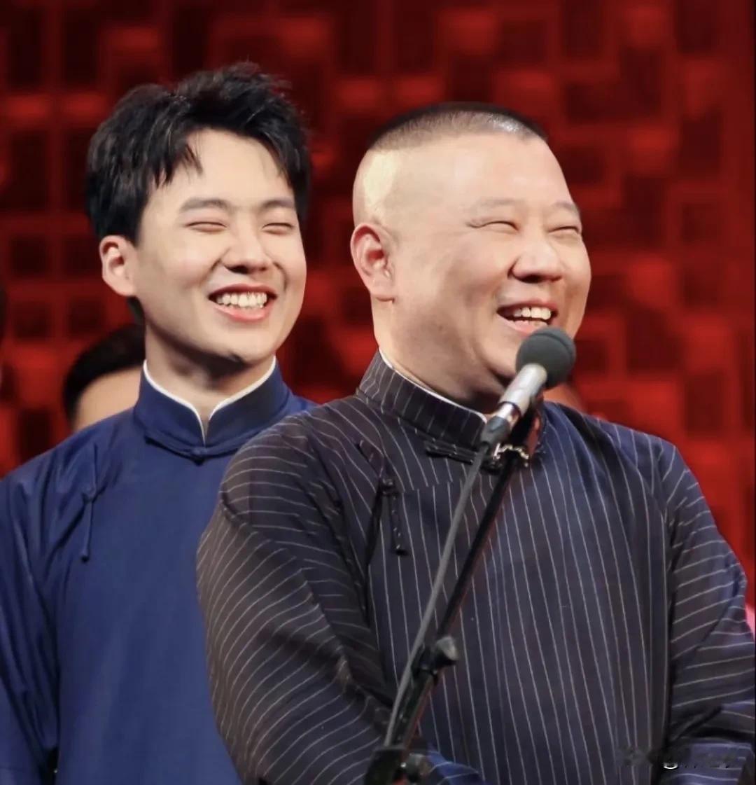 其实之前我听阎鹤祥的单口，是小剧场录播，有一段是说郭麒麟中间有一个时间，很痛苦，