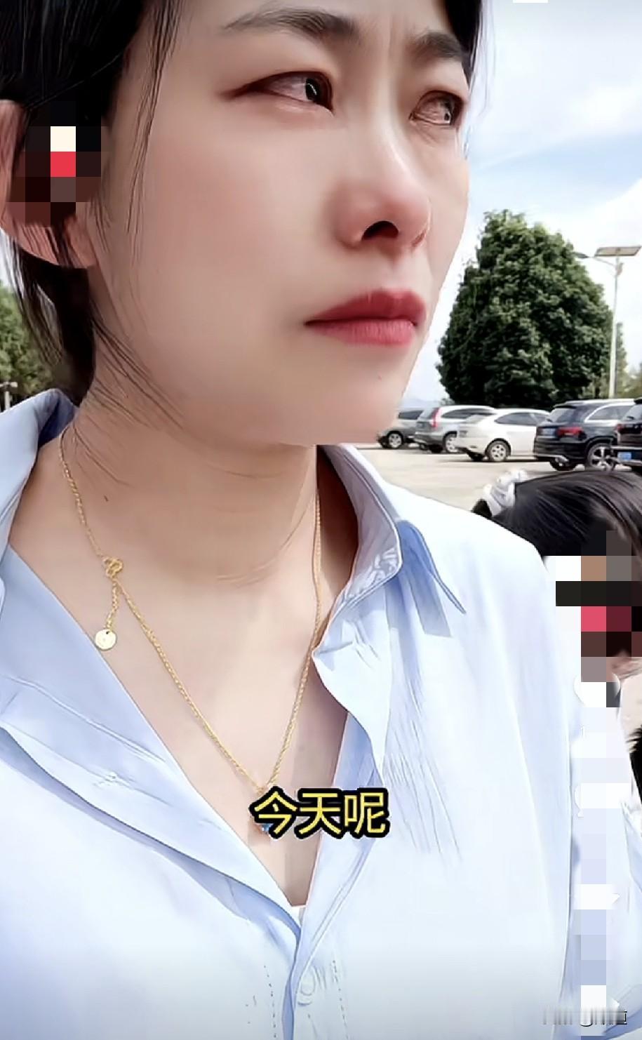 女子等了老公1245天，这一天终于出来了。
那一刻老公拥抱了所有人，唯独没有拥抱