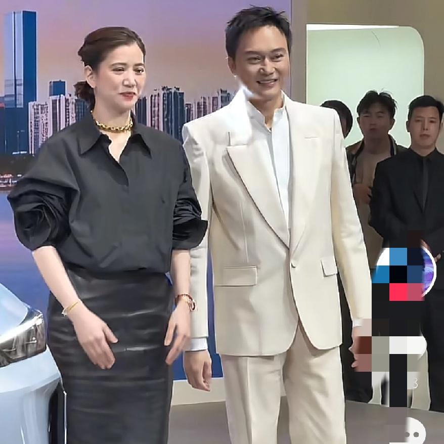 广州车展这一幕，
惊艳了多少人
张智霖袁咏仪难得同框，大家看的不是颜值有多惊艳，