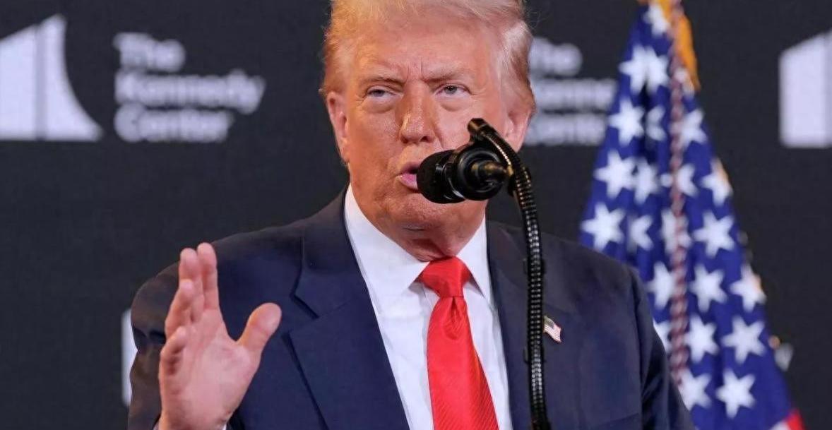 特朗普圣诞节下令袭击尼日利亚的伊斯兰国恐怖分子，醉翁之意不在尼，在中。美国是在尼