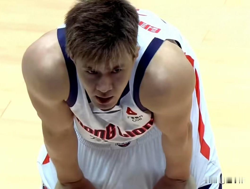 赢得对手尊重！威瑟斯庞谈郭艾伦：

“第四节的艾伦很强势。”

“他一直在我们头