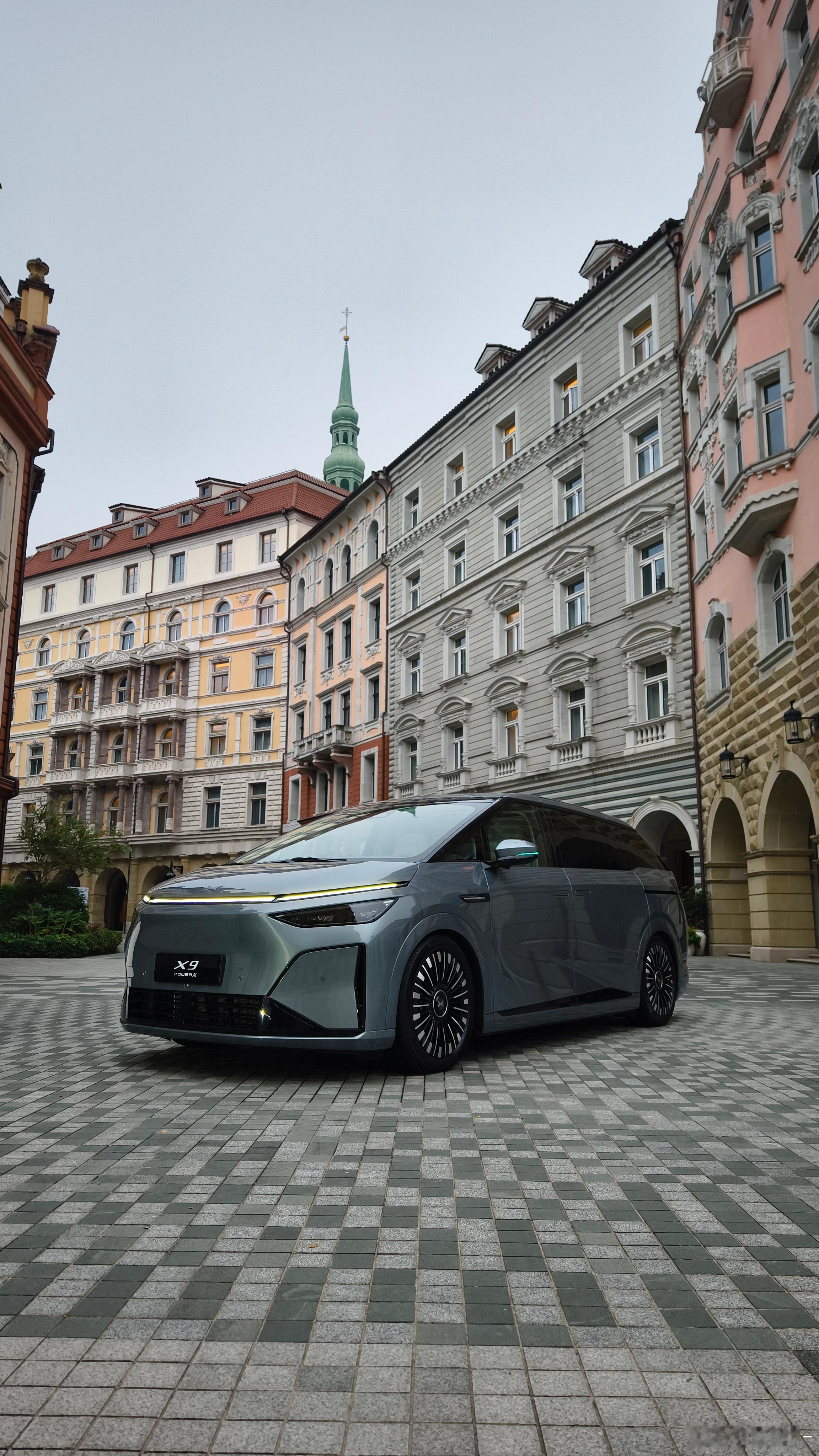 昨天不知道为啥微博没发出来，参加了小鹏与华为的增程发电机的技术交流会，活动主题提