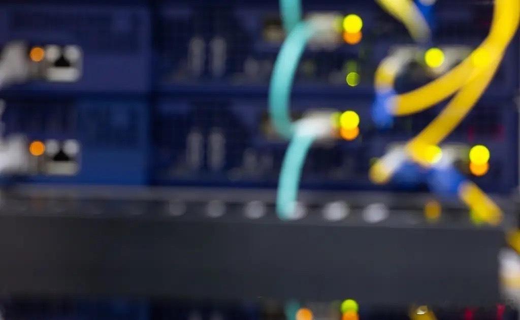 光模块扩产潮催生新瓶颈！磷化铟+薄膜铌酸锂TOP18核心受益股全梳理！本次梳理核