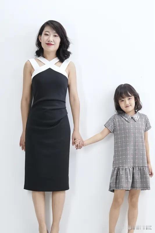 娶个小10岁的女生，就像开启了一场奇妙冒险。
生活里充满活力，她的奇思妙想能让平