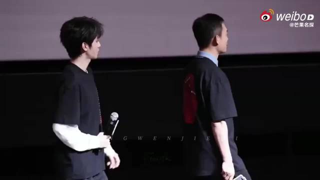 #王俊凯闪身步#哈哈哈哈哈哈好可爱啊