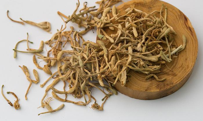 血常规白细胞低？三样野草泡水喝，白细胞“嗖嗖”往上涨！

大家好，我是血液中医刘