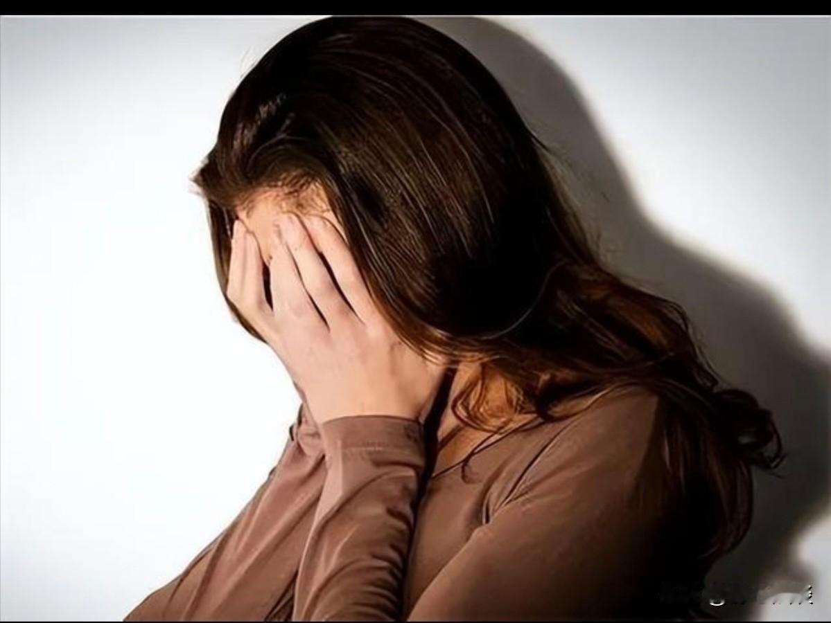 上海，一男子从浙江跑来约女子见面，俩人迫不及待发生关系，突然男子起了歹 心，勒住