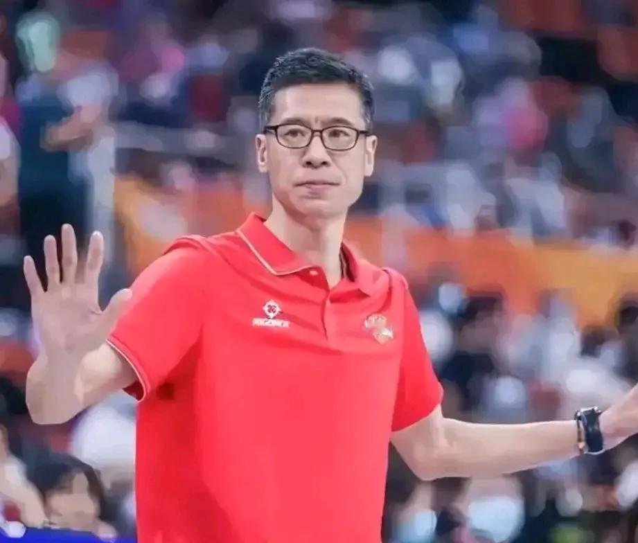 中国女篮主教练: 宫鲁鸣
中国大运女篮主教练: 李笋南

宫鲁鸣:
李老弟！误打