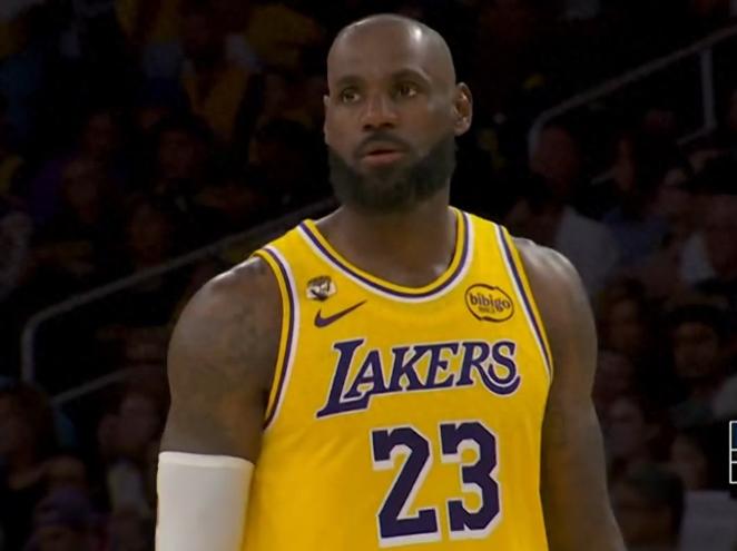 41 岁老詹拼到腿软也没能改变结局

NBA 西部半决赛巅峰对决打响，俄克拉荷马