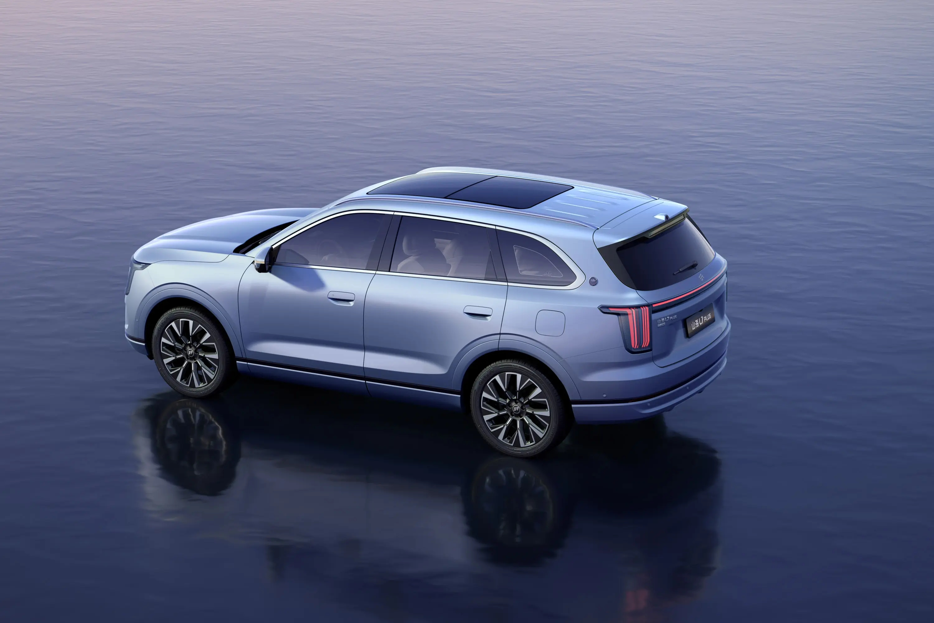 捷途山海L7 PLUS日常开着很舒服😌，纯电模式市区代步安静又省心，混动模式跑