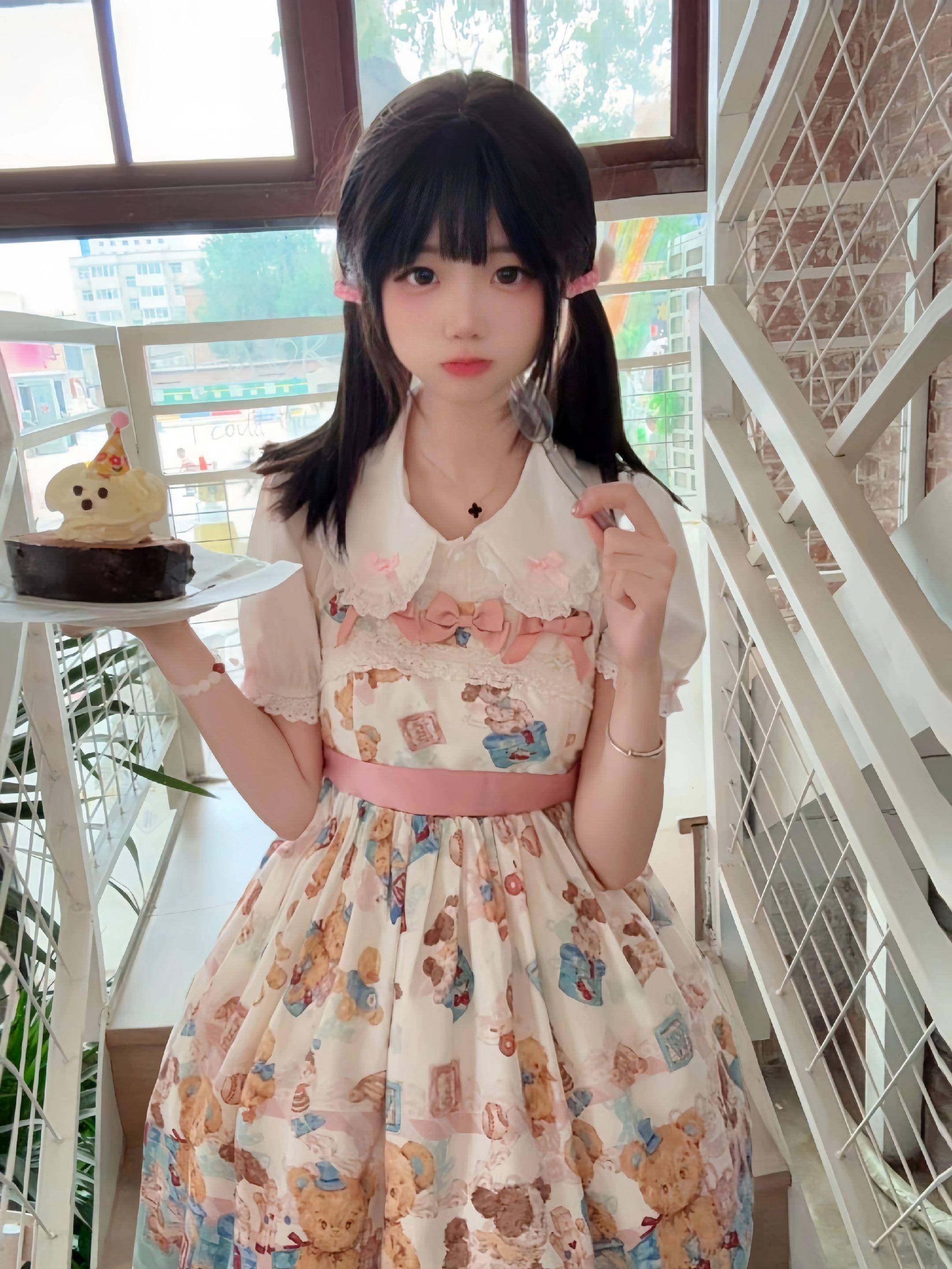 我抛了个硬币 闭眼许愿 反 正 都是幸福