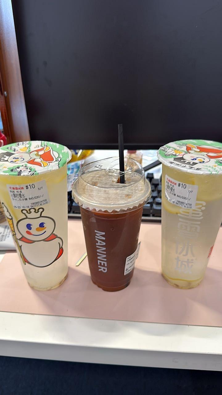 雪王有你这么性价比的店进入中国..真的爱上蜜蜜了🫰一天不喝难受 ​​​