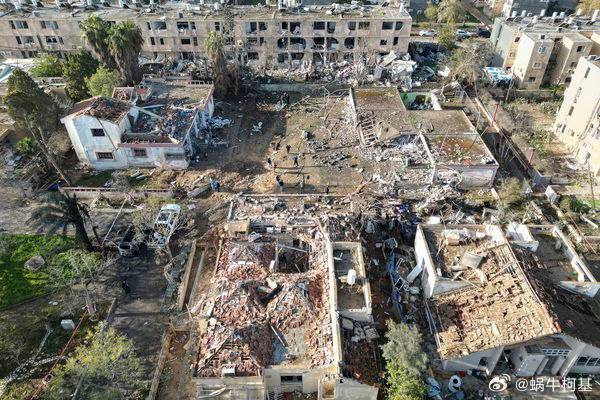 昨晚伊朗导弹袭击后，迪莫纳遭到破坏的图像。来源：Fotros Resistanc