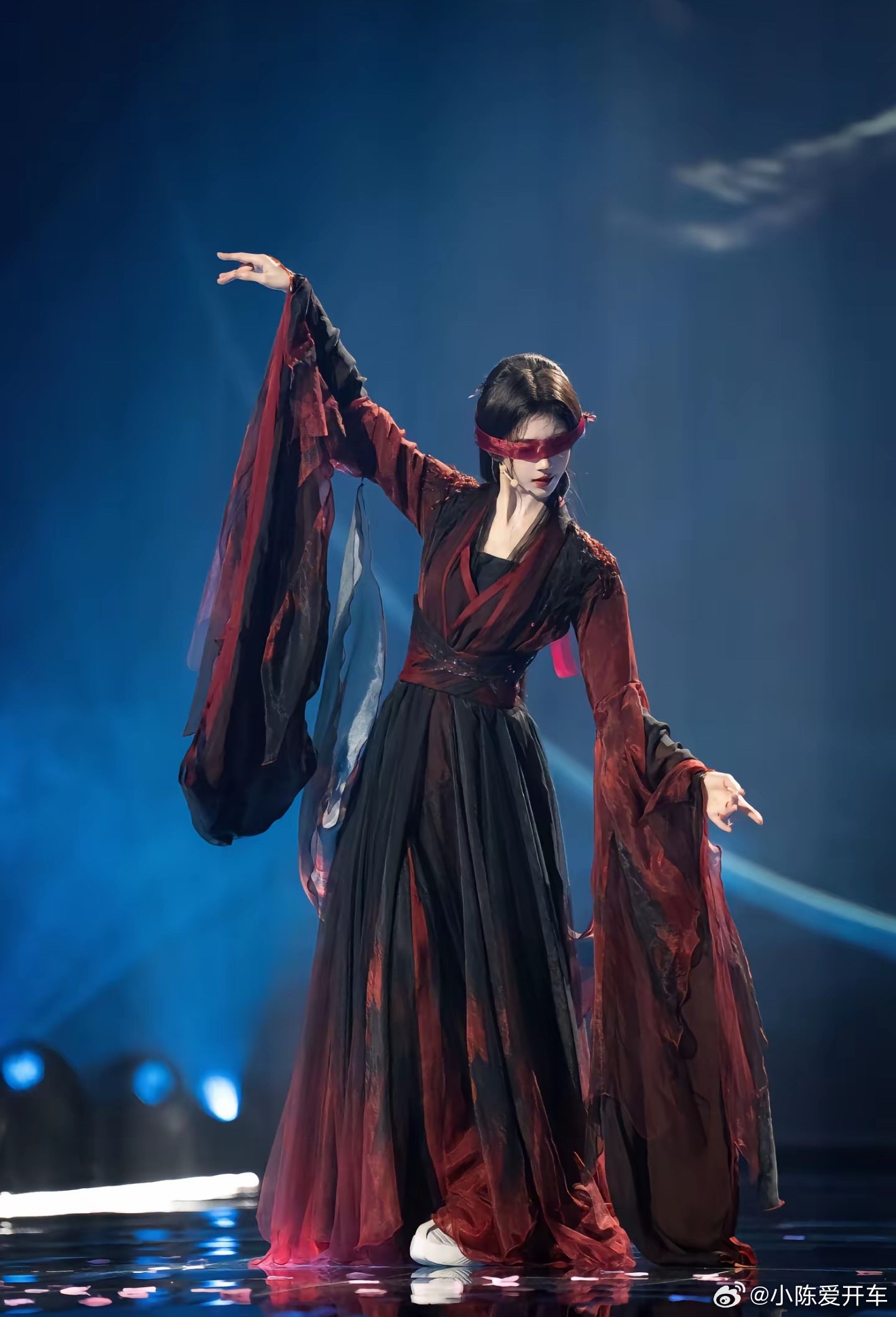 未发现鞠婧祎涉税问题我发现了一个问题，为什么总是喜欢挑女明星找事，男明星就少呢？