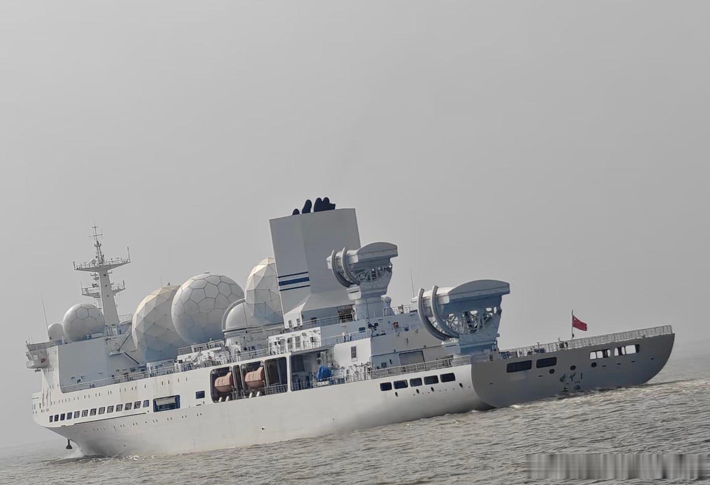 瞭望-1号美图 这是世界最先进的街溜子，两面巨大的X波段AESA雷达可精准可跟踪
