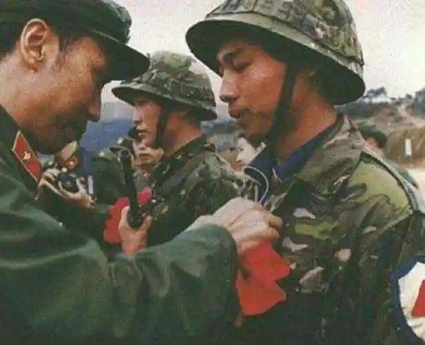 越南前领导人黎笋的长子黎坚诚，最近捅破了一层窗户纸——当年他爹为什么敢跟中国动手