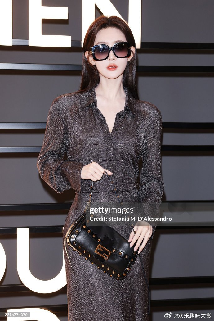 孟子义G社直出妥妥白富美优雅又有距离感，大小姐既视感拉满G社拍的孟子义妥妥白富美