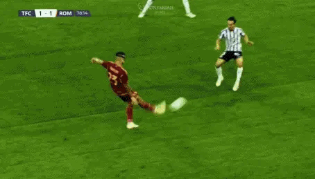 让穆里尼奥头疼的门将？[捂脸]幸亏有迪巴拉，一脚天外飞仙把他身价射降了一丢丢，关