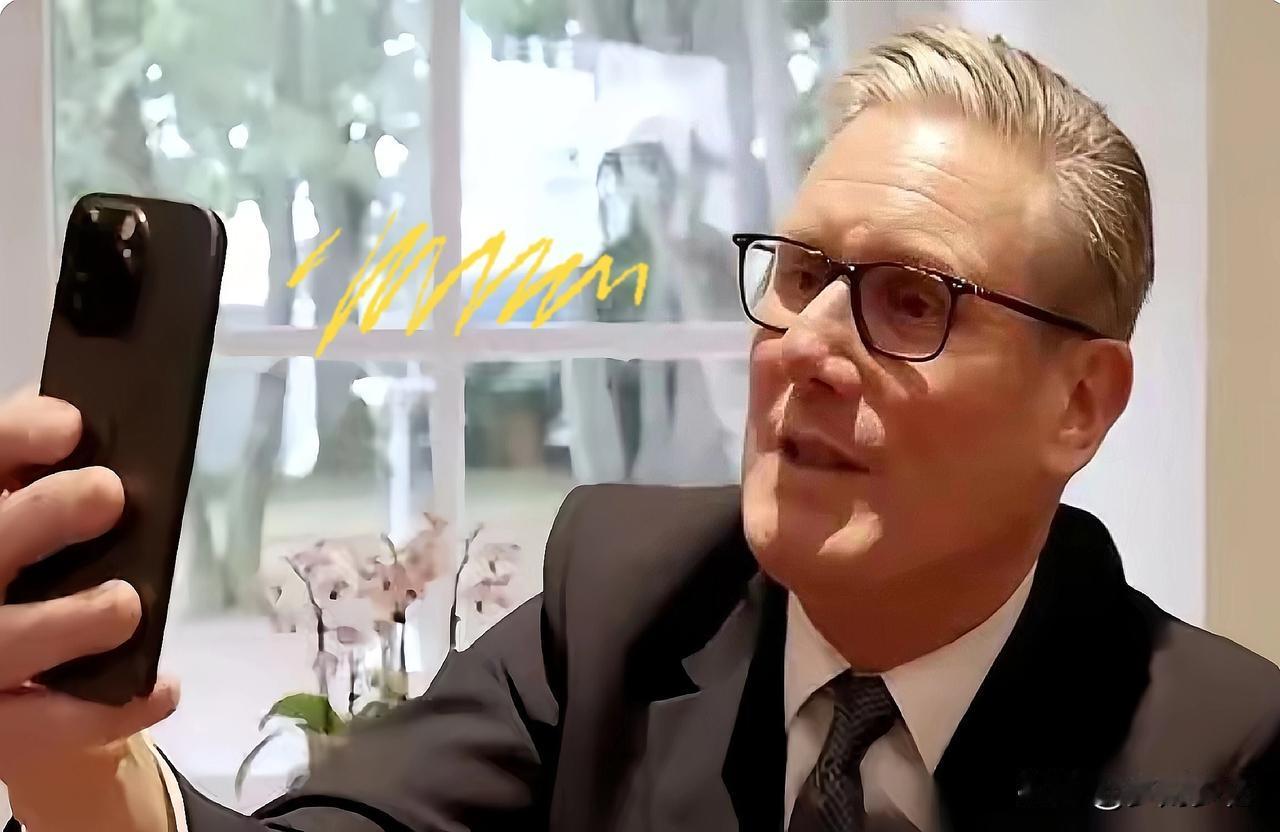 英国首相这一趟，差点没把大伙儿的大牙笑掉！
为了防咱们“窃听”，特意采购30多台