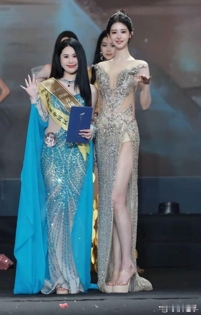 蓝色衣服这个靠什么拿到的选美冠军？ ​​​