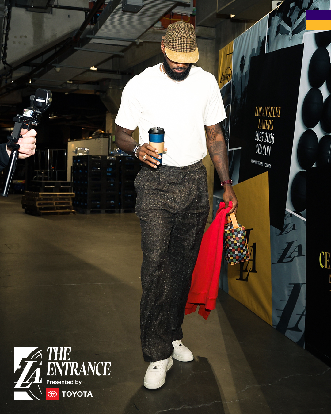 来了一个新面孔肯纳德看起来确实像第一天上班勇士vs湖人湖人国度洛杉矶湖人