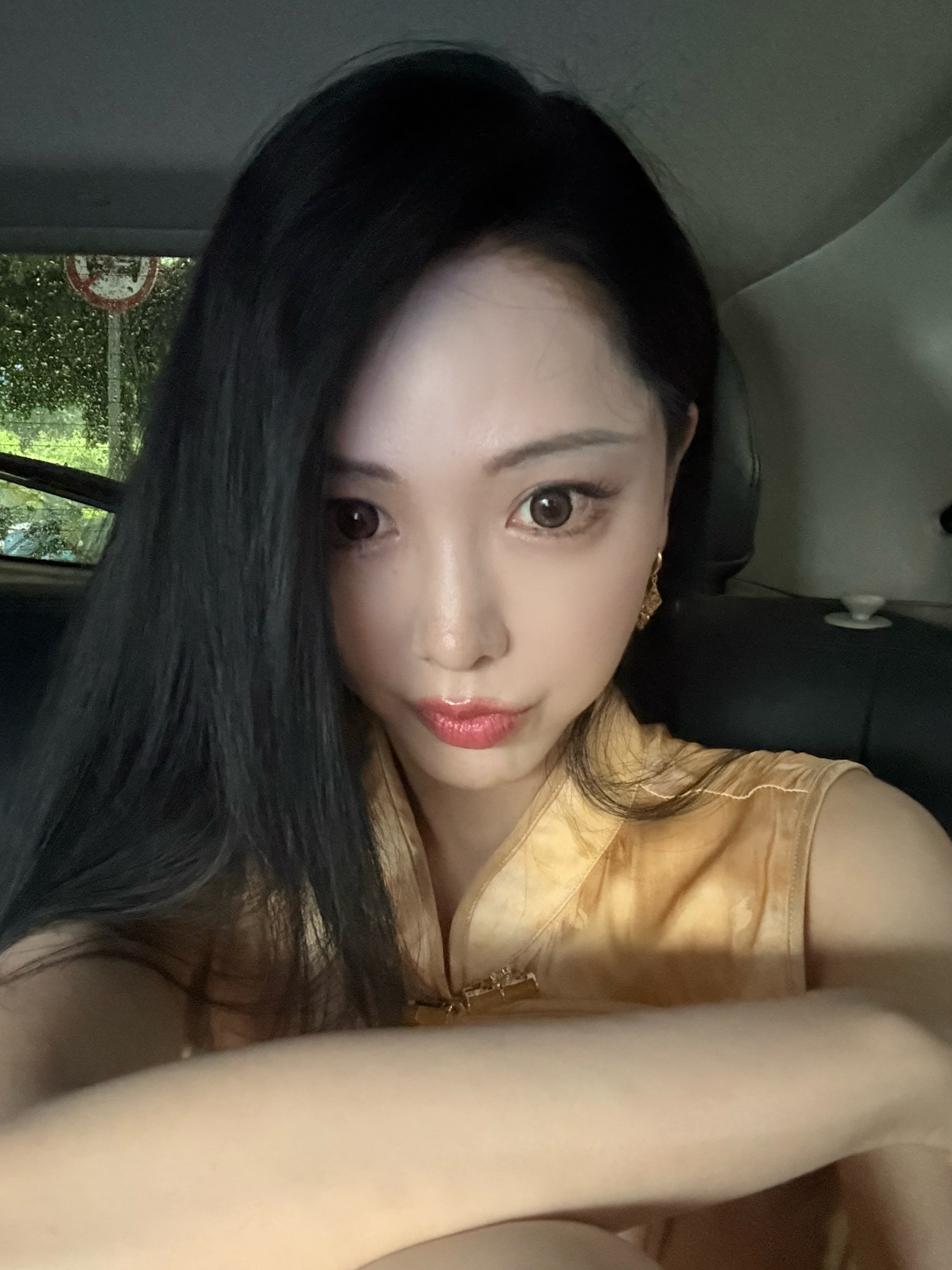 眉毛修到了最细 顺眼多了！ 