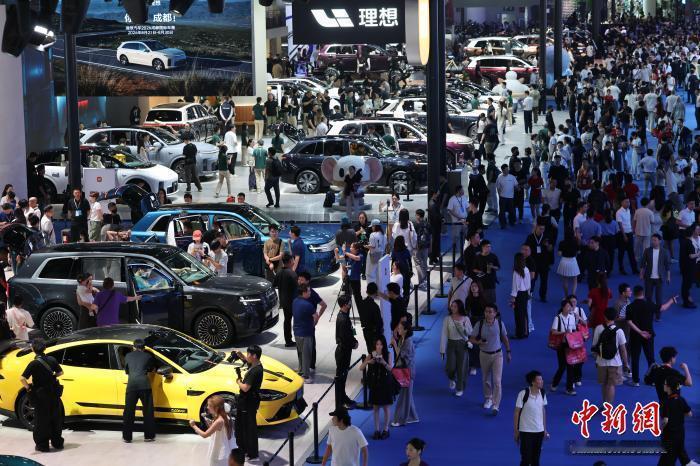 2026成都车展透出一个明确信号：车市进入存量竞争时代，1至7月乘用车零售同比下