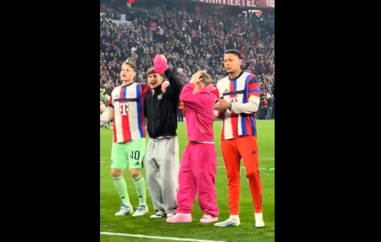 卡尔赛后庆祝身穿少女粉！巴拉克和帕夫洛维奇：他想出风头