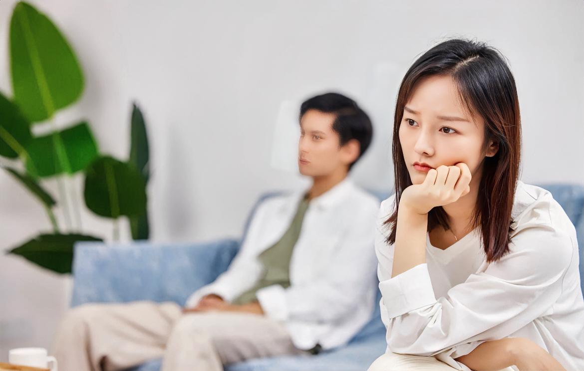 很多女人都在拼命修炼自己的情绪，她们总想逼自己温柔、逼自己耐心、逼自己不发火。但