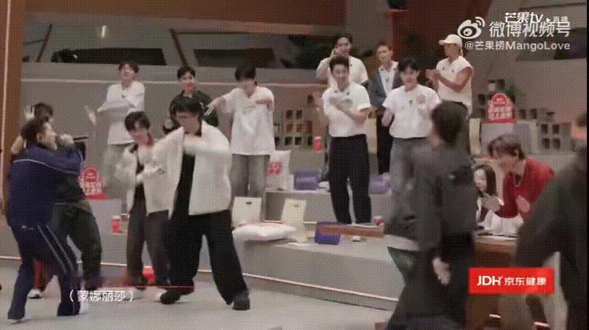 披哥今日二公小考余文乐米卡艾热王以太二公小考余文乐米卡艾热王以太蒙娜丽莎小考 二
