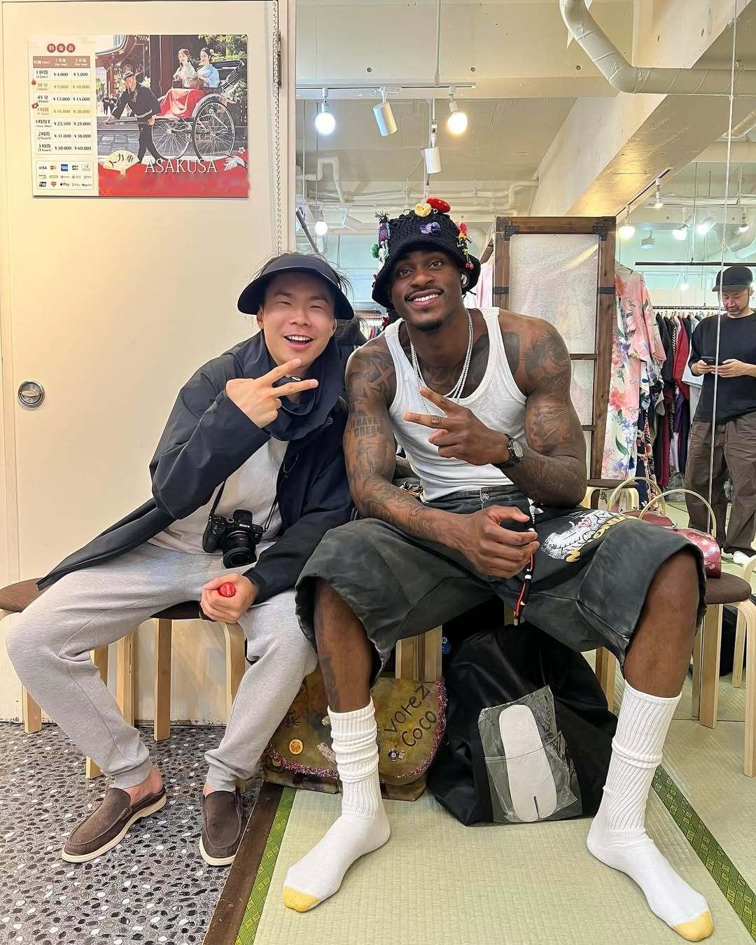 要平和，反应过激，只会让自己得到更大的伤害。 ​​​