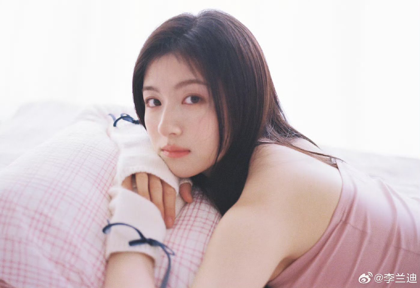 张新成 李兰迪 李兰迪明明是新戏进组 李兰迪无妄之灾 来看漂亮Landy 