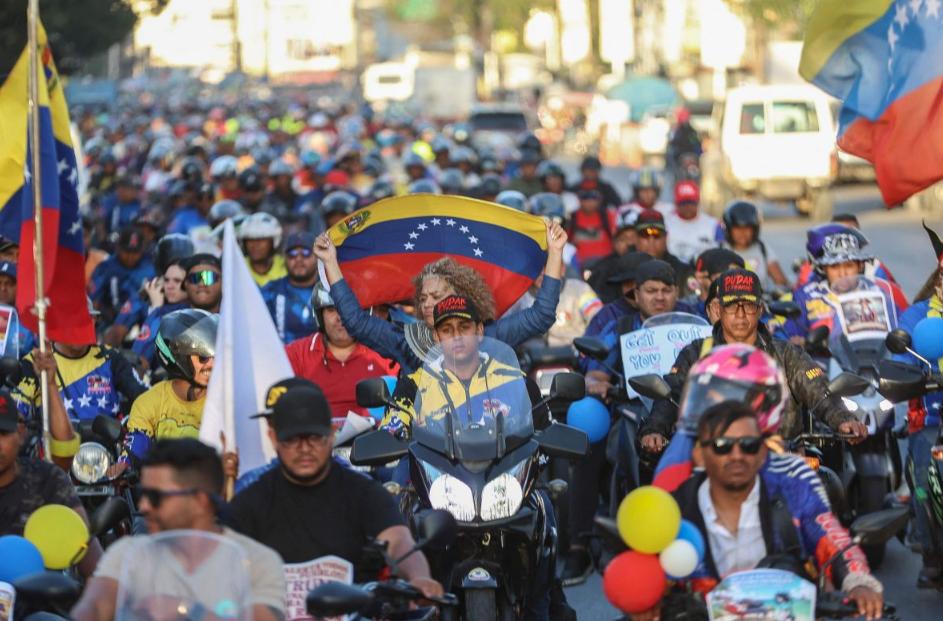 封锁委油反伤自身！特朗普“海盗式”操作捅马蜂窝，拉美多国集体不安
 
12月22