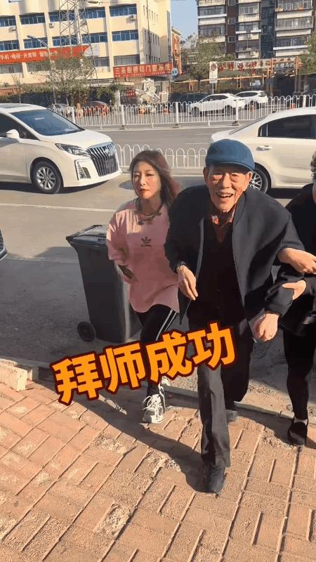 “条子”韩兆为什么见到杨少华老爷子会马上给他下跪磕头？
一方面是因为他和杨毅是多