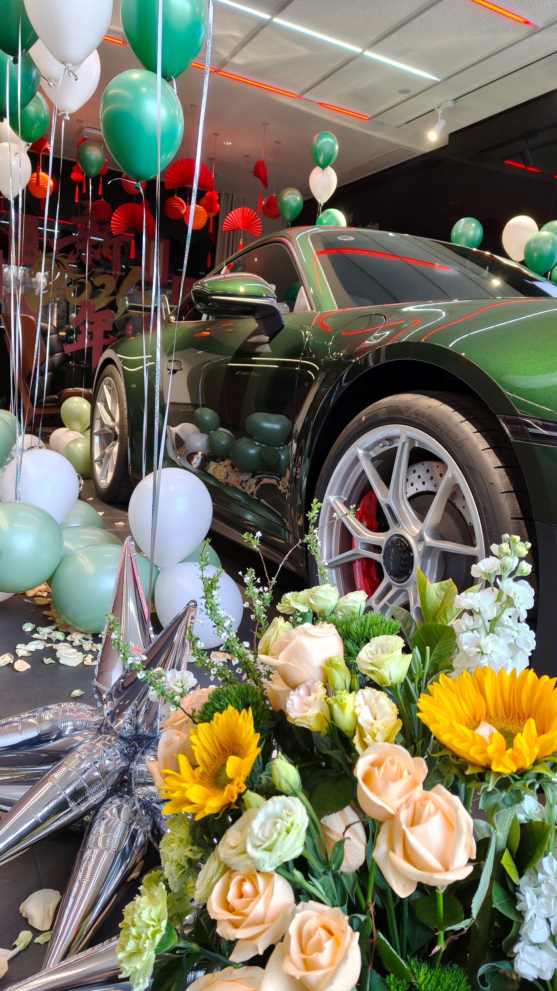 最棒的新年礼物！世界上最好的车！对我来说，最棒的新年礼物&心中世界上最好的车！去