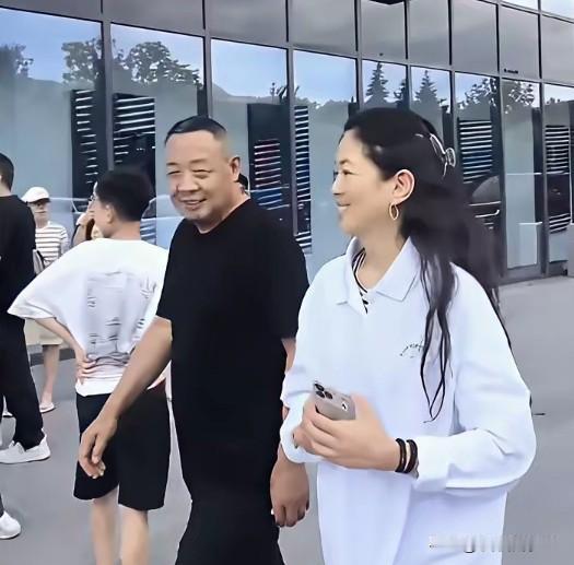 跨界“学习”胖东来。国际著名连锁大酒店香格里拉CEO郭慧光，上任首日出现在许昌胖