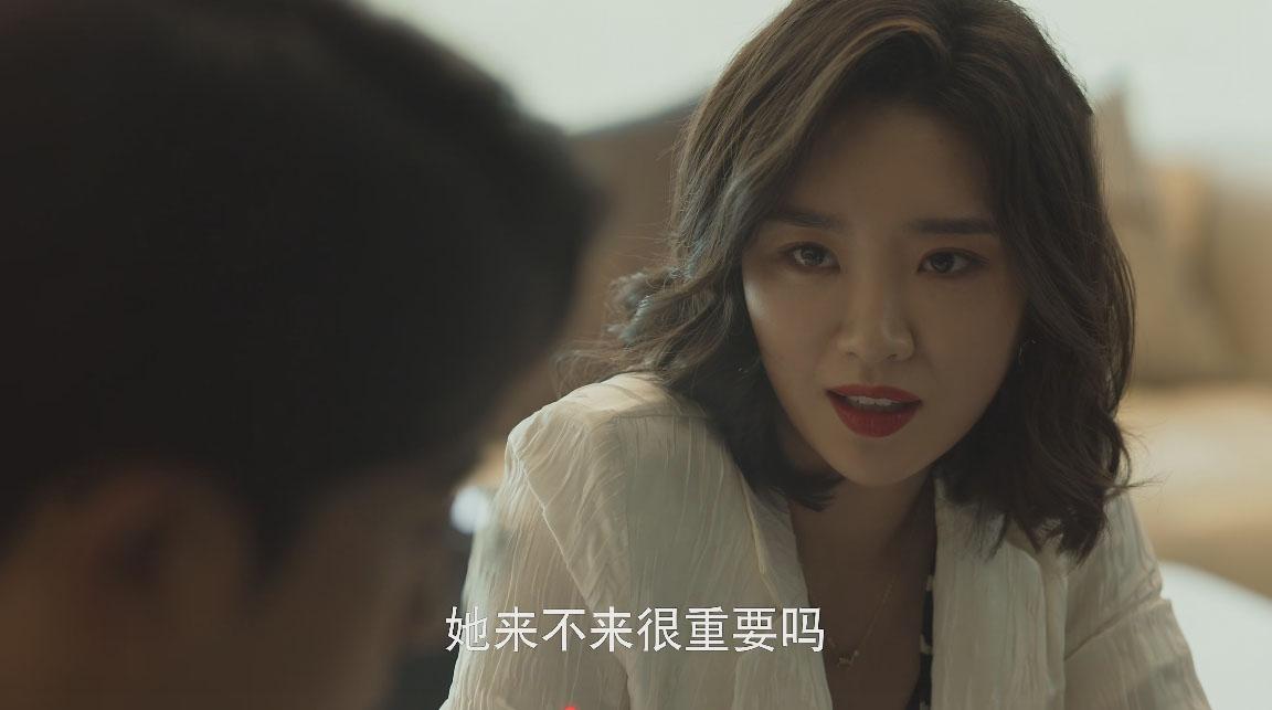 张月演戏可塑性蛮强的，演《三十而已》林有有时看起来青春心机，在《玫瑰的故事》中给