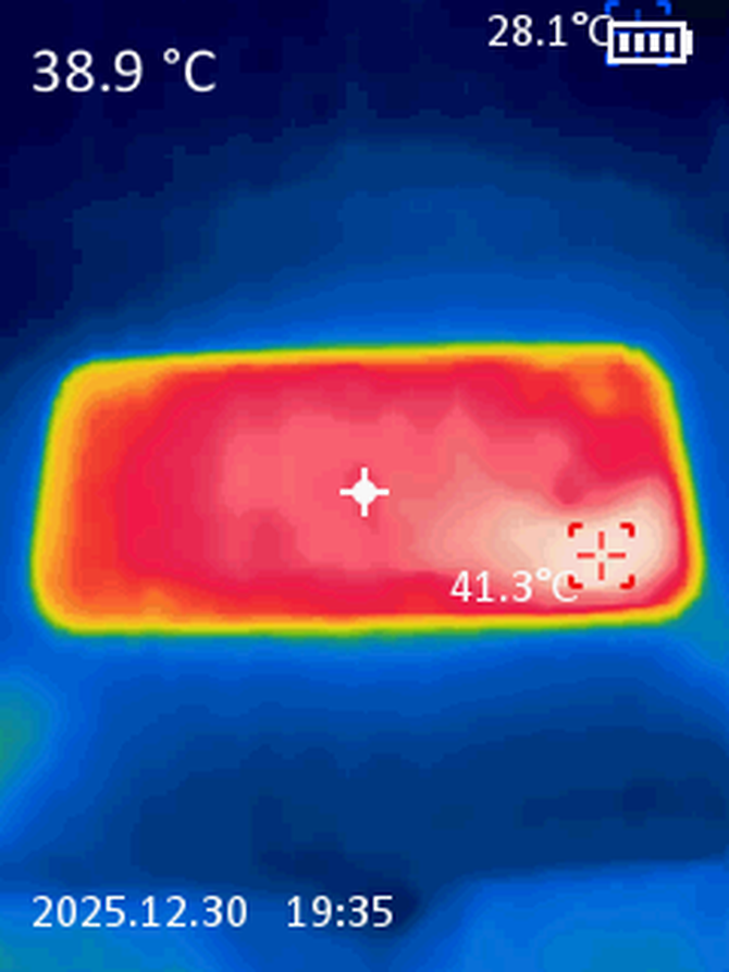 真我 GT8 Pro 游戏体验实测:性能拉满之外,系统 AI 帮你分析对局