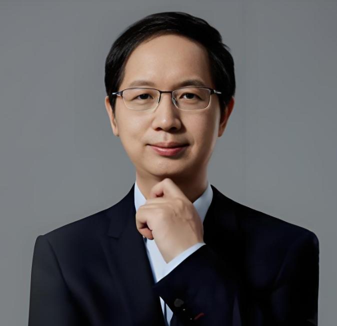 华先胜，北大理学博士，微软亚洲研究院研究员，入选全球前2%顶尖科学家榜单，美国计