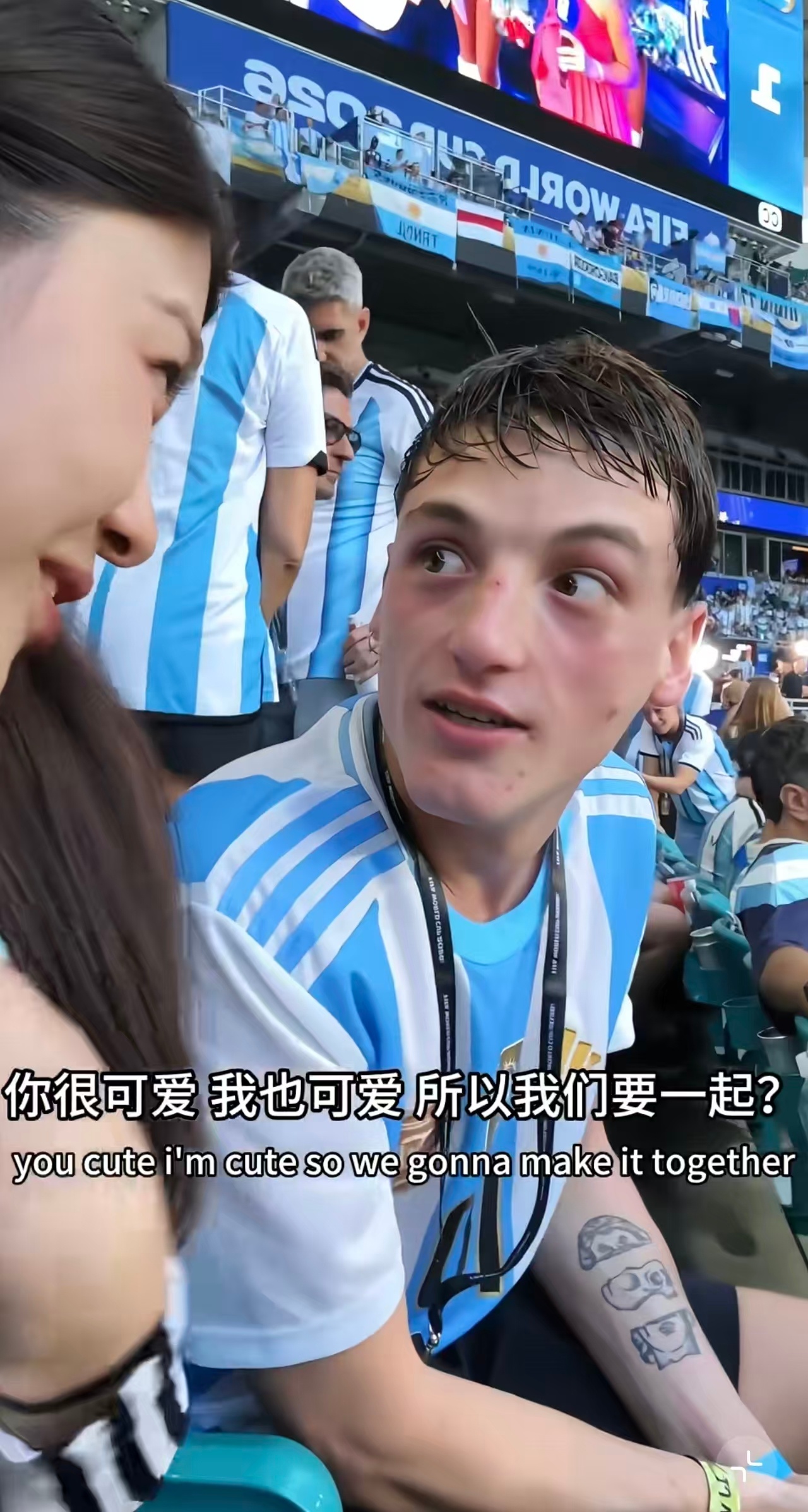 不得不说，还是洋人有味儿，她手上还戴着戒指呢迷惑行为大赏