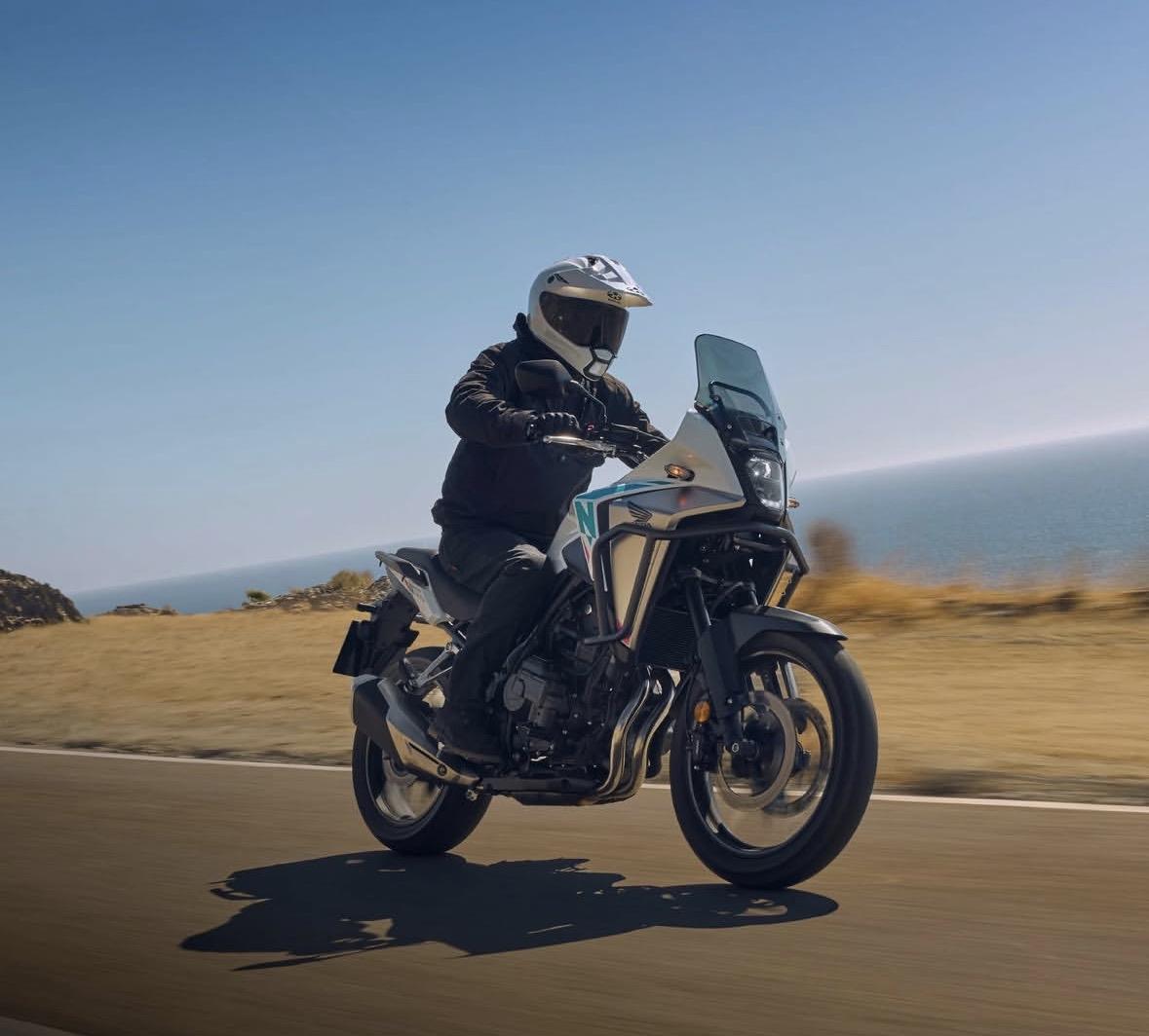 分享你的今日生活感悟最好的人生状态就是无论什么年纪都能把自己的心照顾好，心似白云