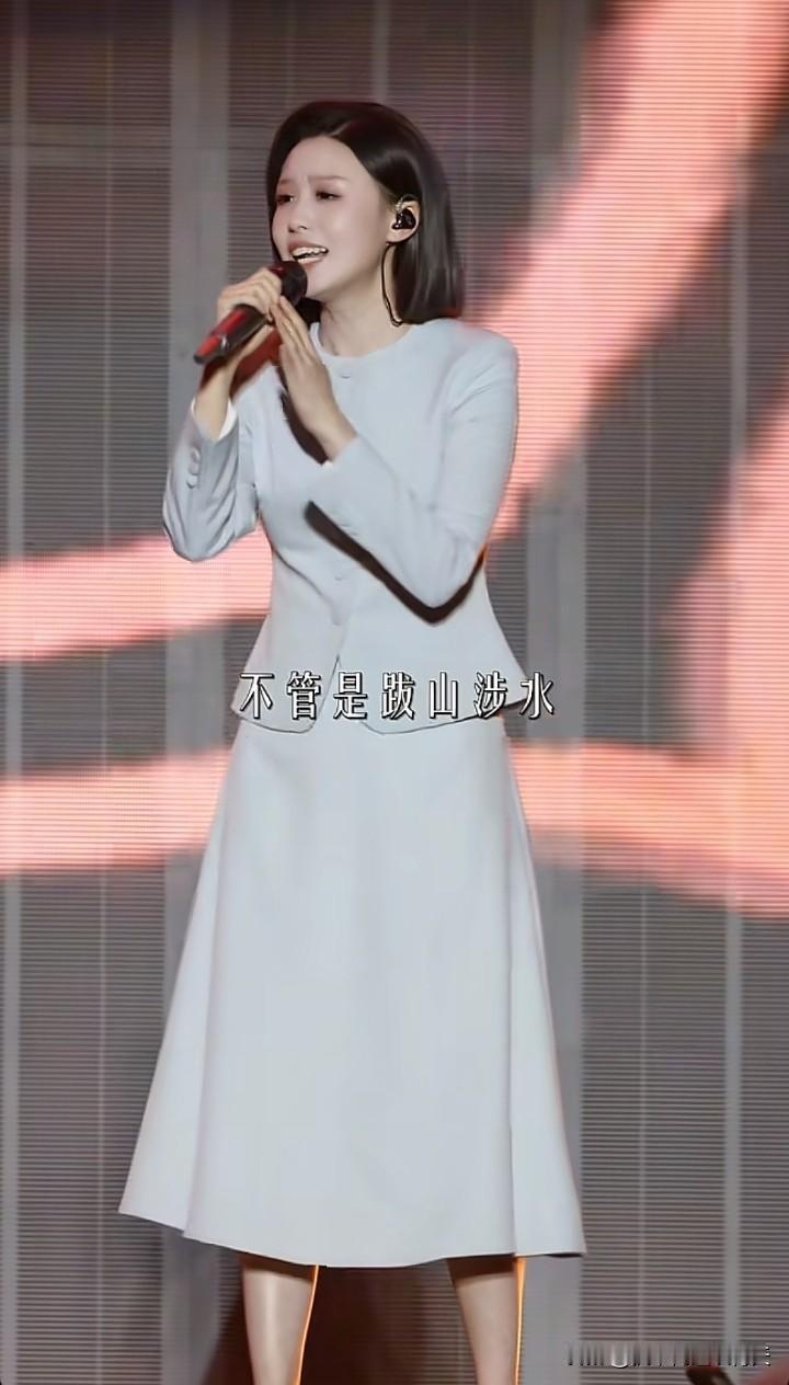 刀郎为了捧红团队成员可以说煞费苦心！他把自己花费多年心血打造的《花妖》与《翩翩》