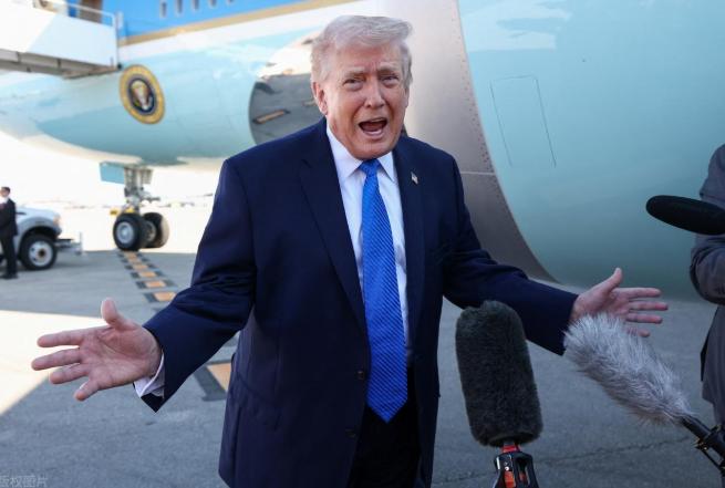 特朗普的麻烦越来越大！

围绕唐纳德·特朗普的风暴并不只来自一个方向，美国国内，