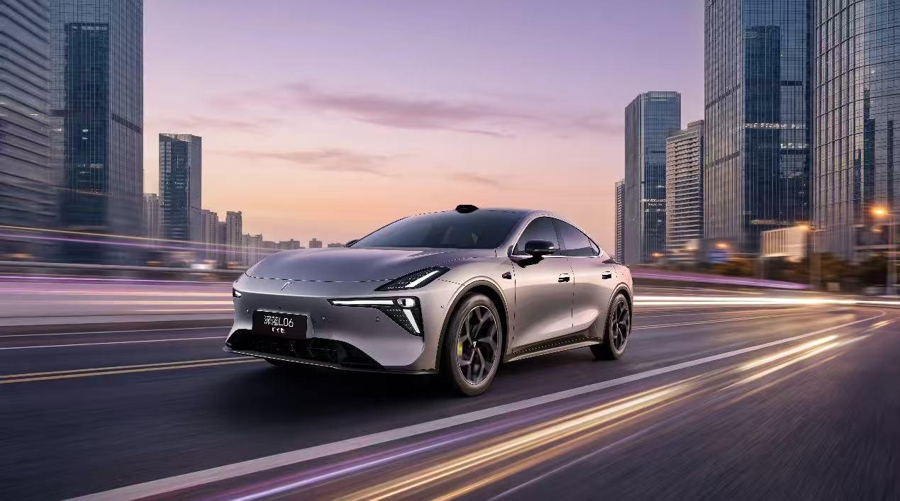 【京东国民好车2.0来了！深蓝L06增程版开启预订】日前，京东汽车与深蓝汽车正式