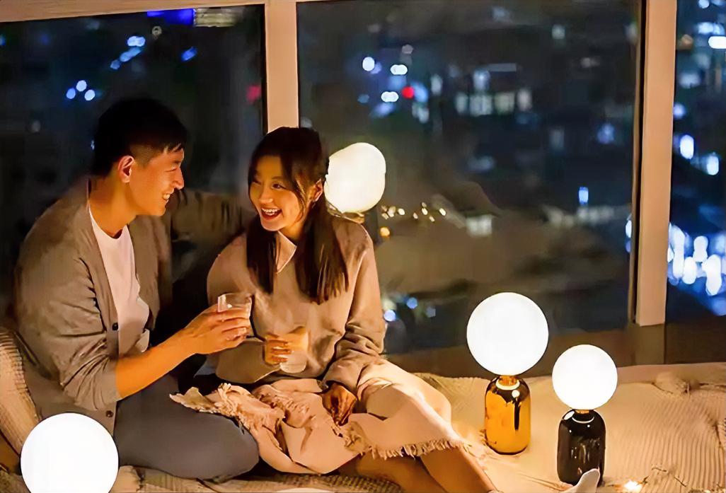 你知道我在生活中怎么看一个女人生命力强不强？我看她会不会穿衣服。

如果她愿意花