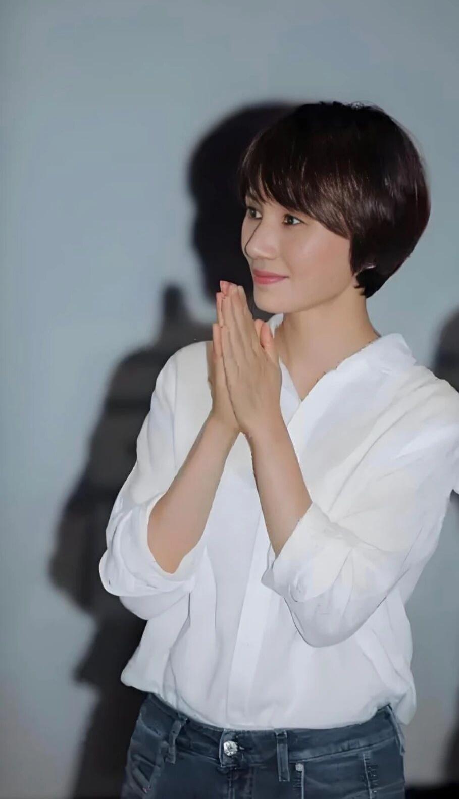 50岁后，你的形象里藏着你对生活的态度在这个行色匆匆的世界里，
很少有人有耐心透