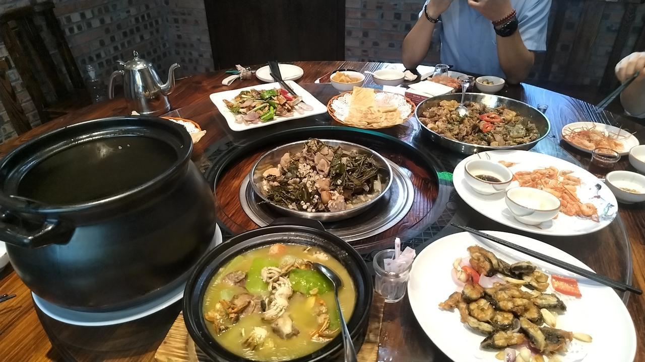 别总想着指望别人拉你一把，也别天真地以为，关系好就能一直为你兜底。这个世界最公平