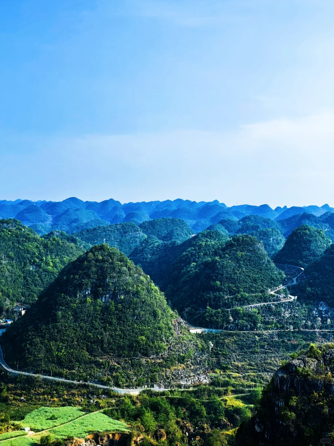 贵州安龙金字塔旁竟藏有悬崖隐世酒店